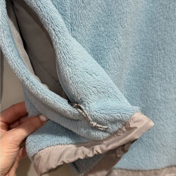 EUC Women’s Blue North Face Fleece Jacket sz M - Picture 10 of 11